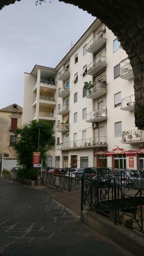 Yourhome - Sersale Suites Sorrento Exterior foto